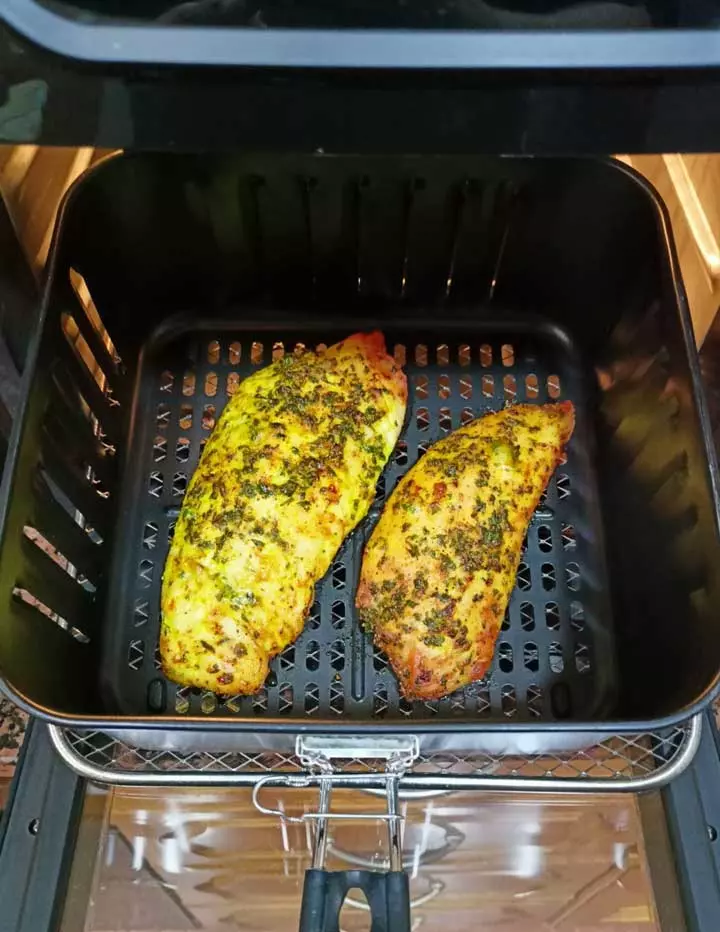 fotografía piezas de solomillo cocinadas